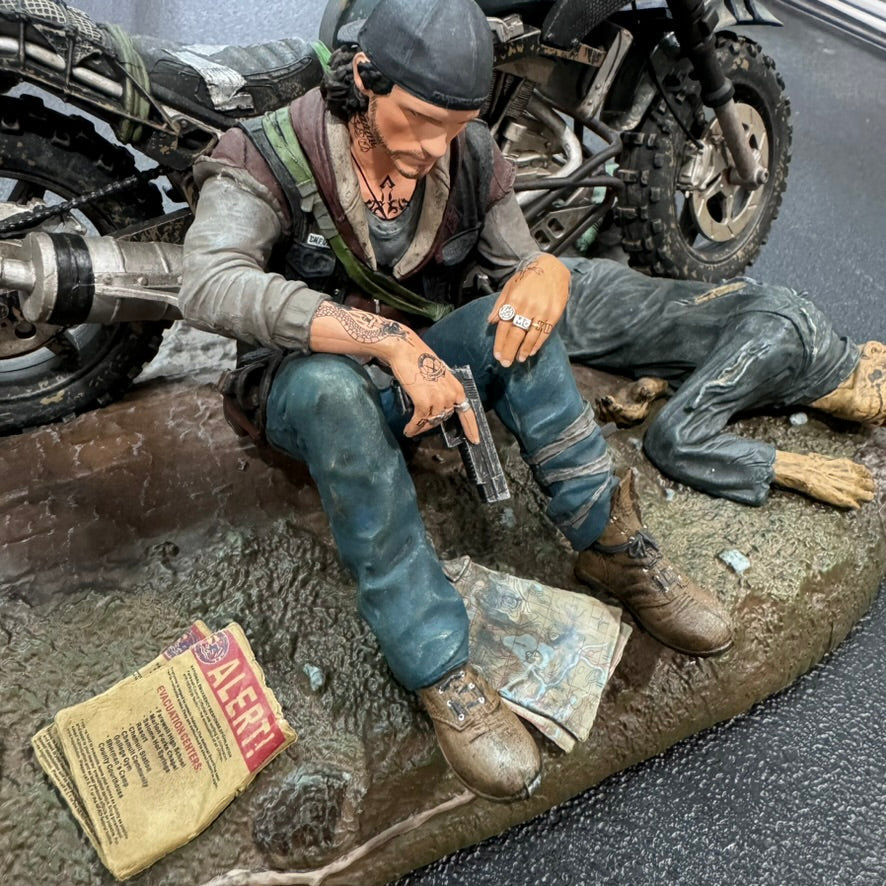 Days Gone (Sony PlayStation 4, PS4 2019) Collectors Edition Statue & Game!