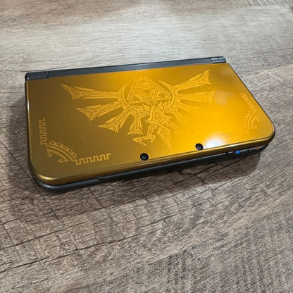 New Nintendo 3DS XL The Legend of Zelda Hyrule Edition Console W/ Charger! MINTY