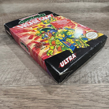 Teenage Mutant Ninja Turtles II The Arcade Game (Nintendo NES, 1990) CIB & CLEAN